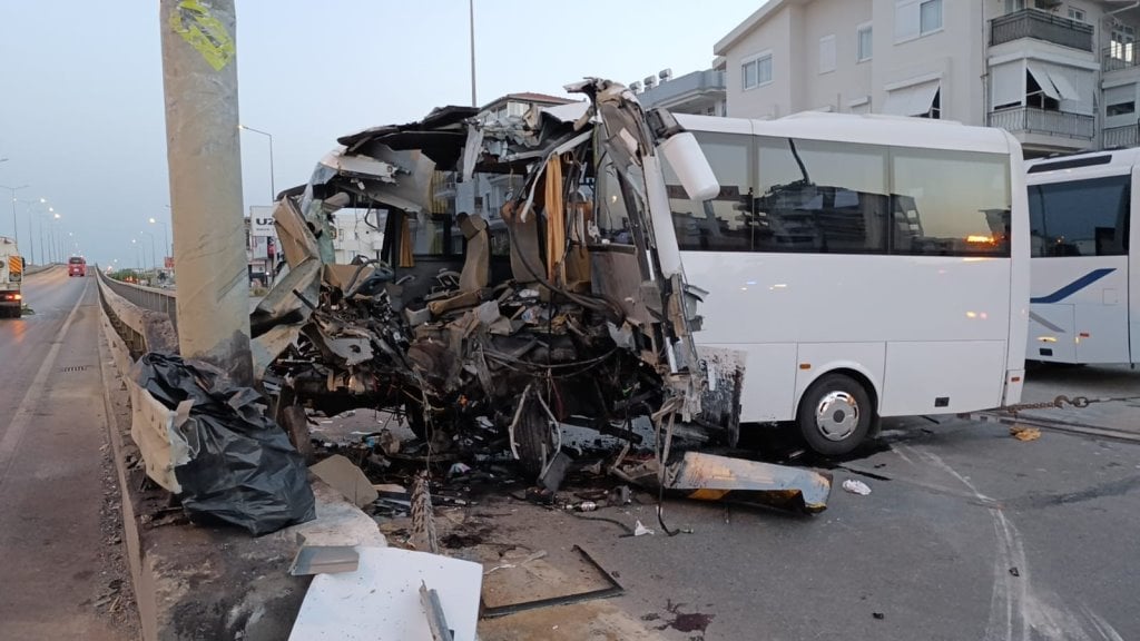 Автобус с белорусскими туристами попал в ДТП в турецкой Анталии