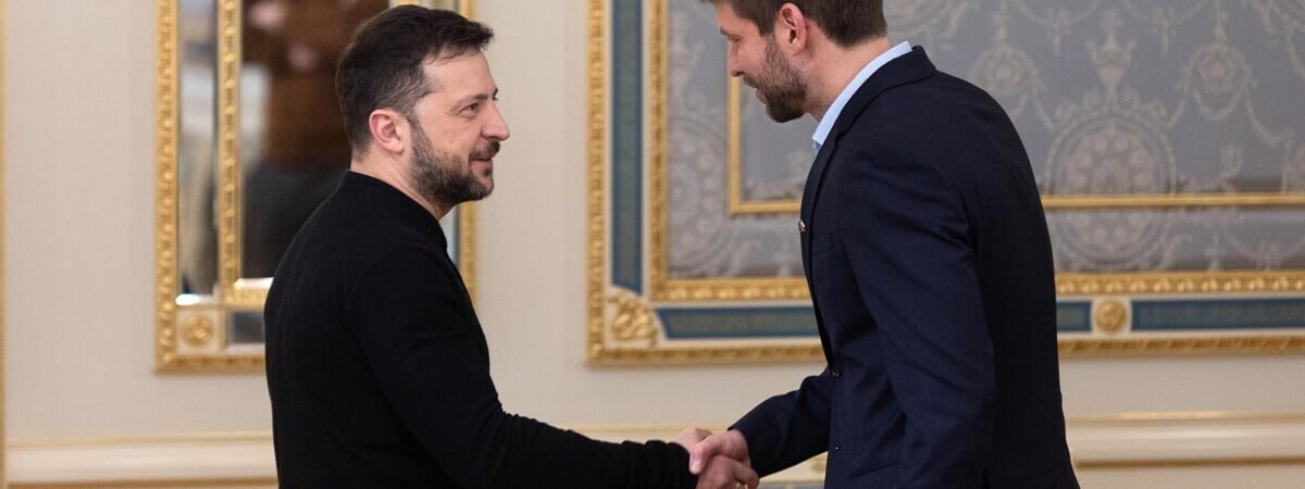 К Зеленскому в Киев вместо Фицо приехал лидер оппозиции. Как отреагировал премьер Словакии?
