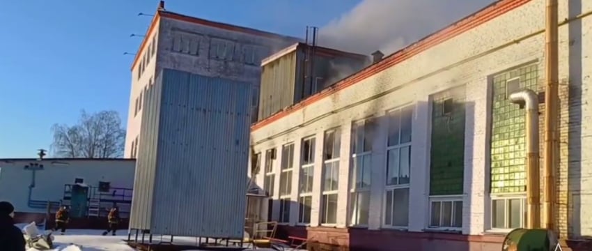 Во время пожара на хлебозаводе в Орше спасли слесаря