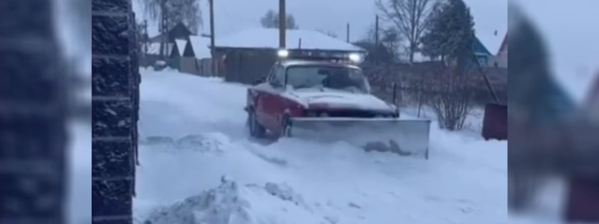 «А ЖКХ где?» — Белорус сделал снегоуборочную машину из легковушки и собрал сотни тысяч просмотров — Видео