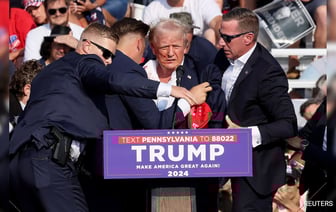 "Я должен был быть мертв": Трамп вспоминает о нападении на митингующих в последнем интервью.