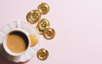 Белорусский рубль уерепился к доллару на БВФБ