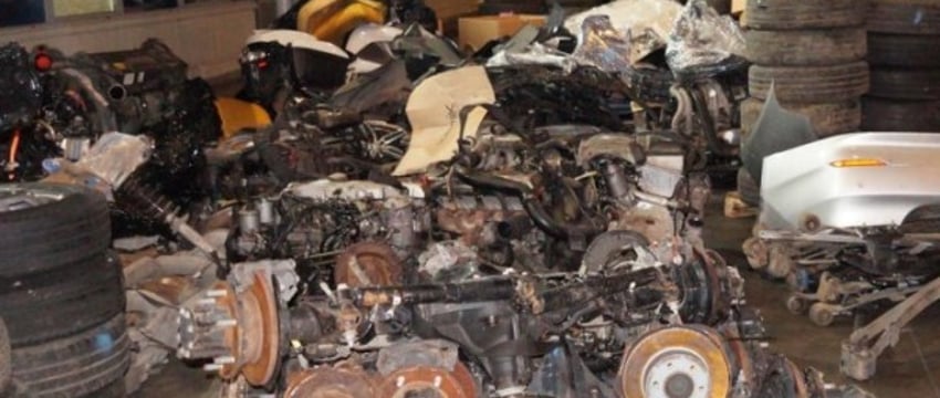 В Беларусь пытались ввезти запчасти для легковых автомобилей по заниженной цене. Нарушение установили брестские таможенники