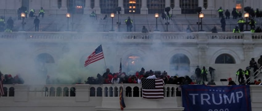 Верховный Суд США вынес решение в пользу участников беспорядков 6 января.