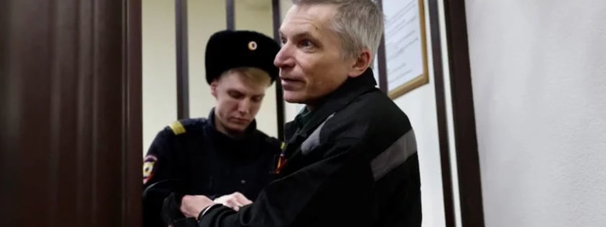 Осужденный российский депутат выступил с покаянием перед украинцами. Судья выбежал из зала