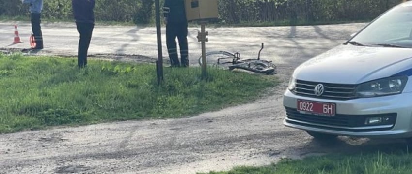 В Бресте таксист сбил велосипедиста. Фото с места ДТП