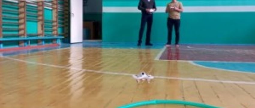 Школьники в Березе начали изучать управление дронами