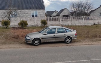 В Ошмянах молодой человек решил доехать до дома на чужом автомобиле, потому что… устал
