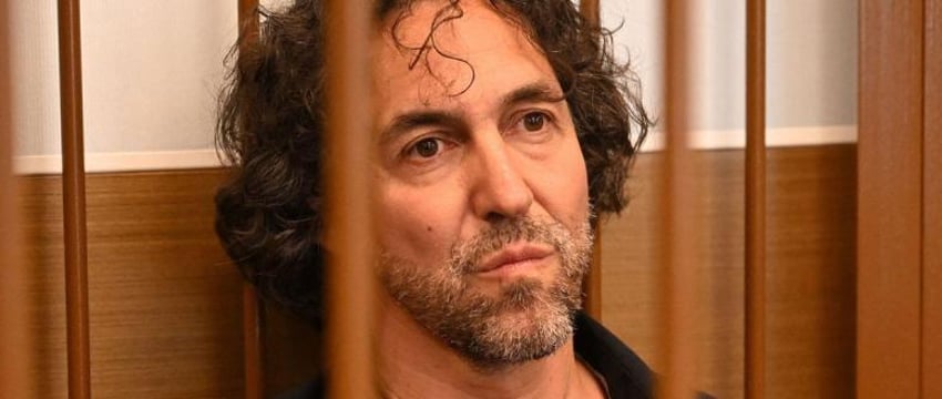 Макрон потребовал освободить задержанного в России француза Винатье