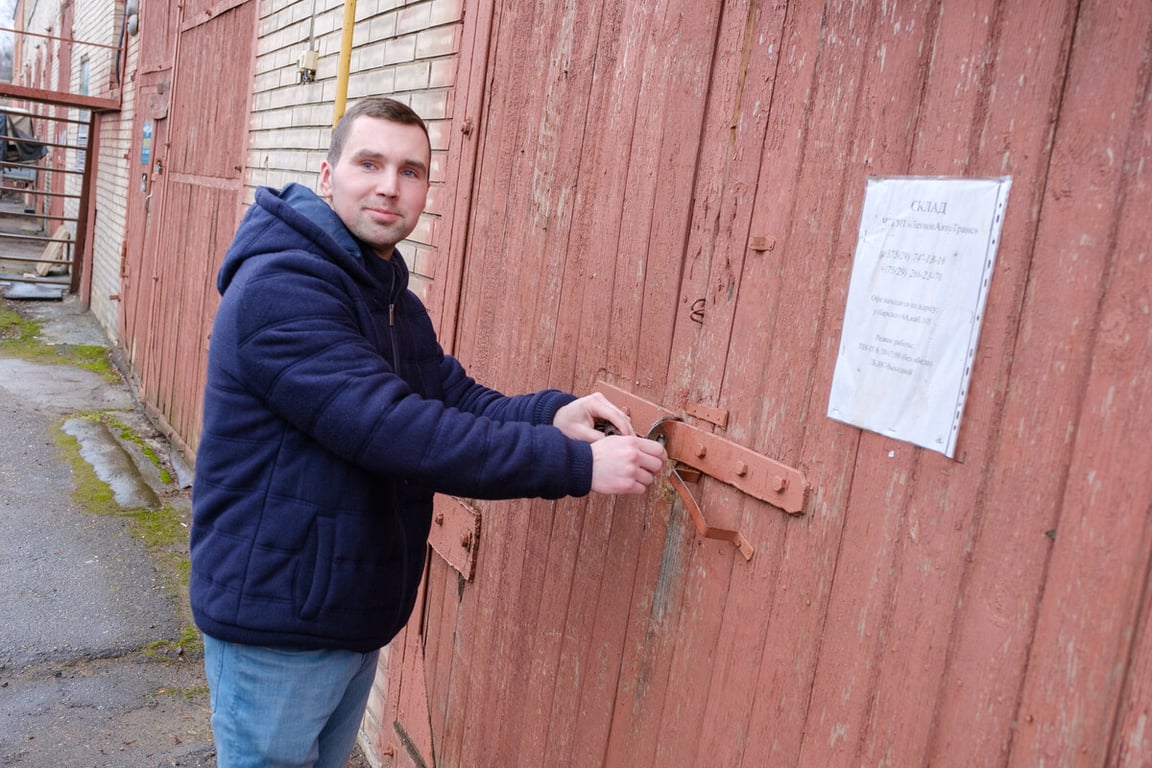 Работал на селе и стал блогером. Бывший автомеханик торгует запчастями и собирает миллионы просмотров в TikTok