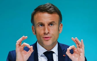 Макрон пообещал Украине дальнобойные ракеты и сотни бомб