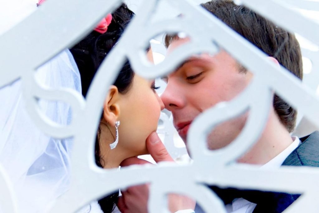 Ночевали в машине, чтобы попасть в ЗАГС. История одной свадьбы в Барановичах