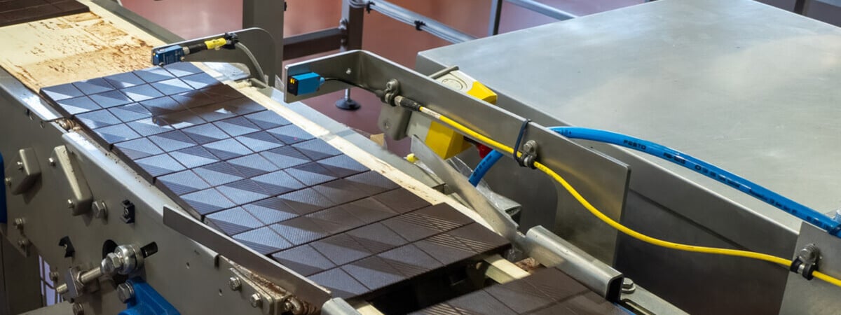 Гомельская фабрика сделала скидки до 44% на шоколад, печенье и карамель. Какие акции у конкурентов?