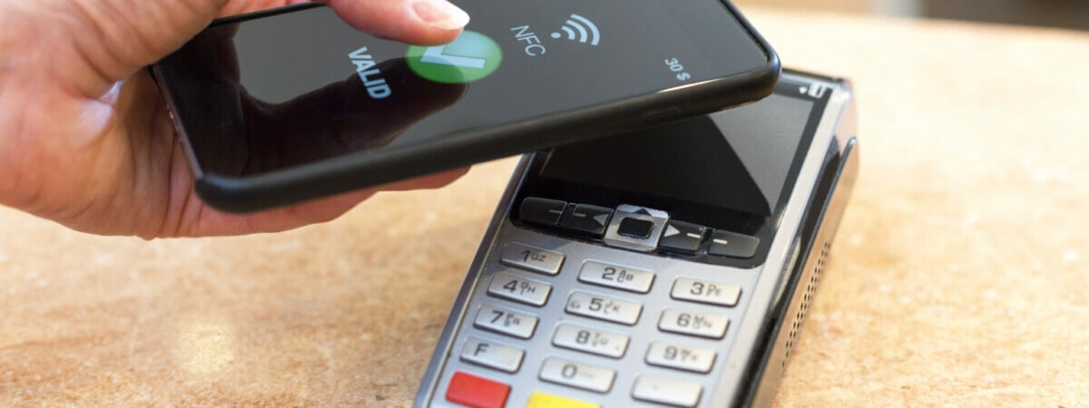 Ещё один белорусский банк ввёл оплату телефоном для держателей карточек «Белкарт»