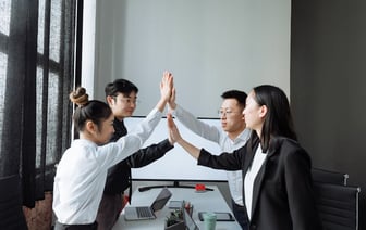 Илон Маск подал в суд на создателей ChatGPT, обвинив их в “предательстве идеалов”