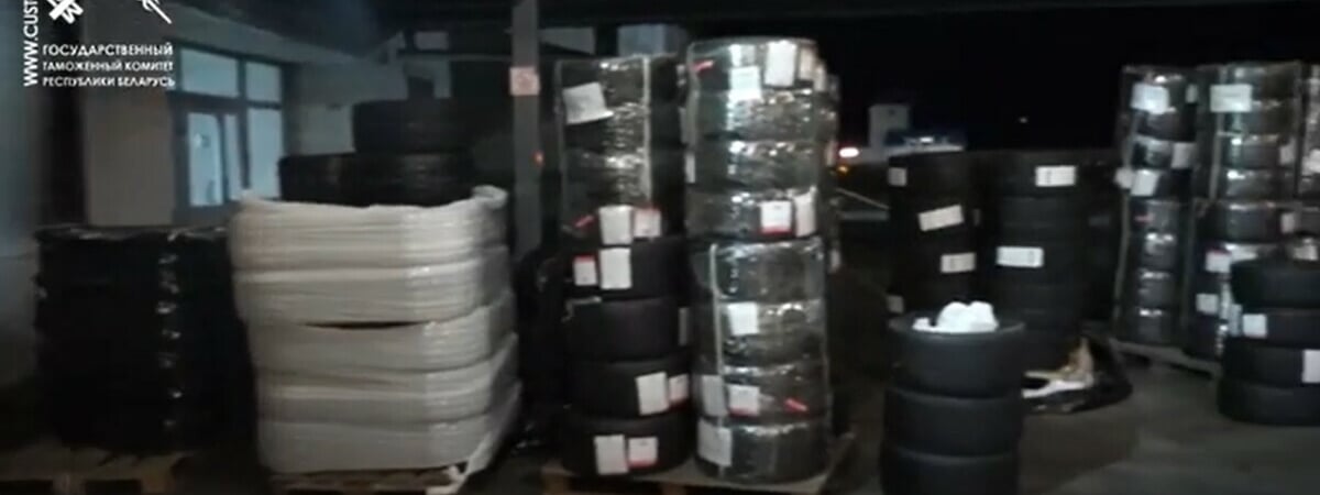 Польский перевозчик хотел незаконно провезти через Беларусь запчасти к гоночным автомобилям — Видео