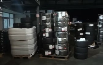 Польский перевозчик хотел незаконно провезти через Беларусь запчасти к гоночным автомобилям — Видео