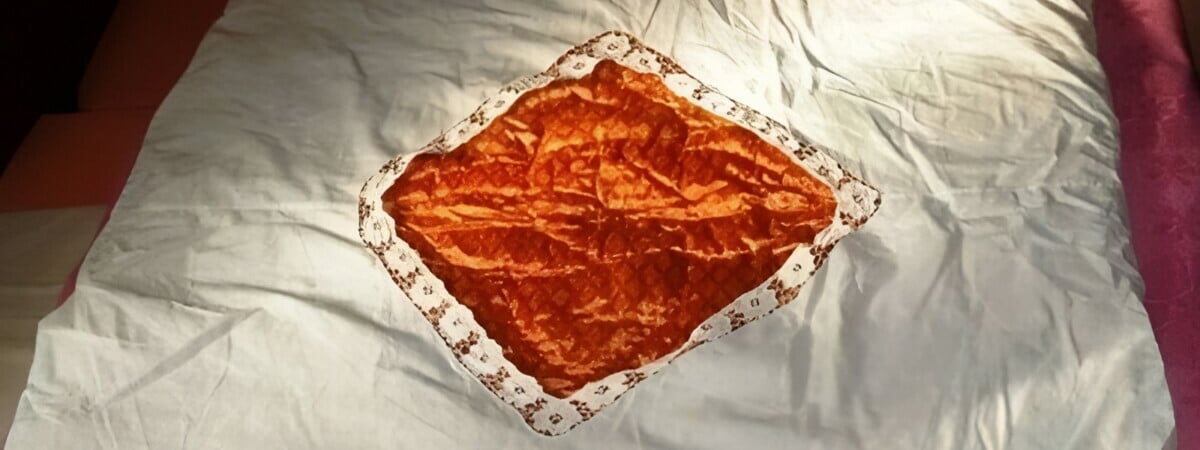 Почему в СССР шили пододеяльники с дыркой посередине? Дело не в удобстве