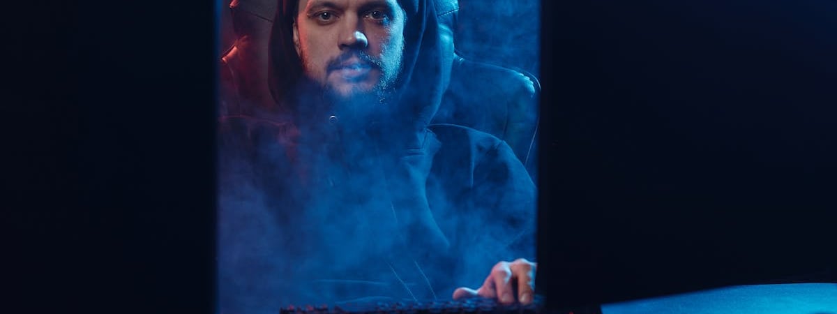 Канцлер Австрии выступает за усиление мониторинга мессенджеров спецслужбами