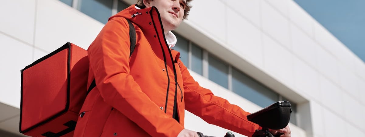 В Тбилиси разбирают возведенные протестующими баррикады