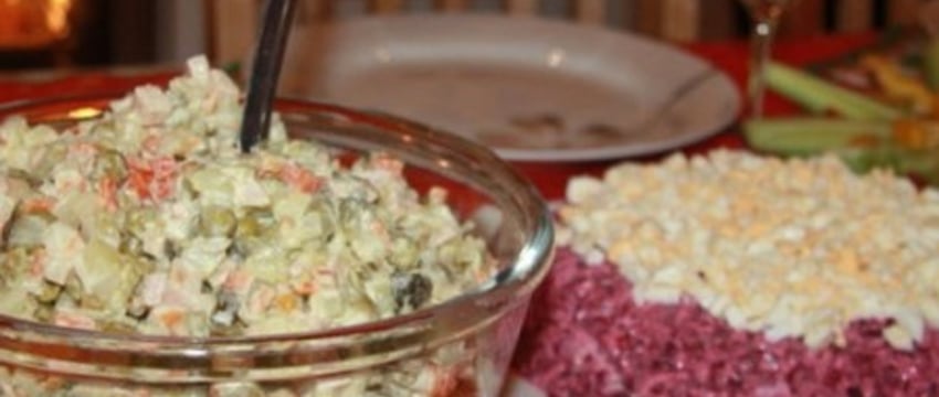 В Беларуси появилась новая услуга: добровольцы доедят ваши новогодние салаты