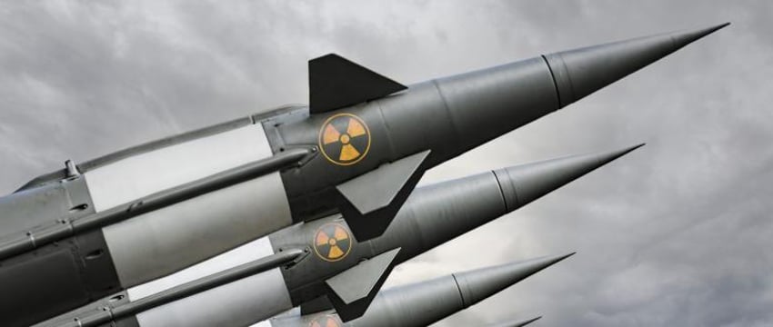 Польша будет добиваться размещения ядерного оружия США на своей территории