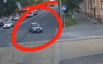 За опасные маневры у водителей забрали права. Видео