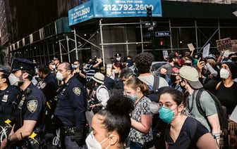 Общественность Грузии проведет новую масштабную акцию протеста против закона об "иноагентах"