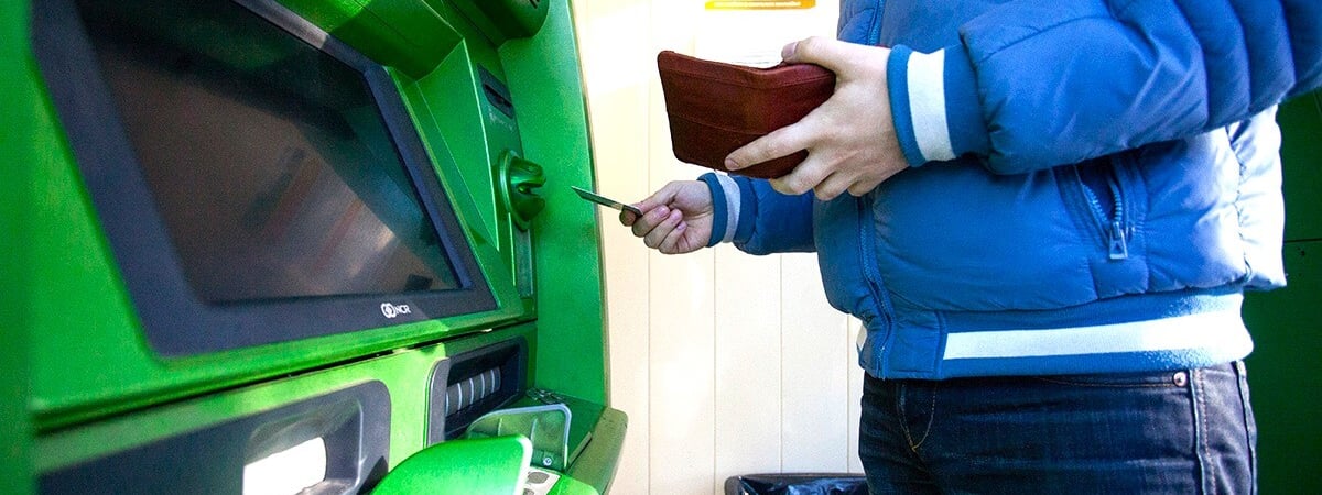 Спишут 500 рублей? Один из крупных банков Беларуси объявил об изменении комиссий за обслуживание счетов