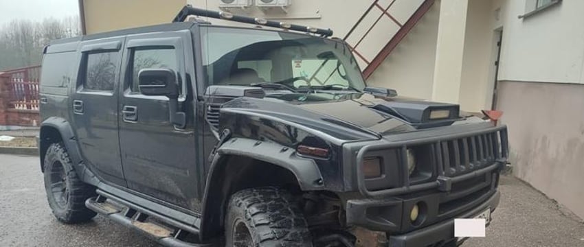 Белорус не мог снять с регистрации HUMMER из-за отсутствия VIN-номера