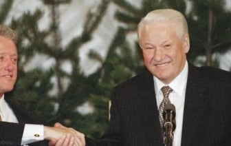 Ельцин говорил Клинтону, что Россия первой должна быть в НАТО - рассекреченные документы