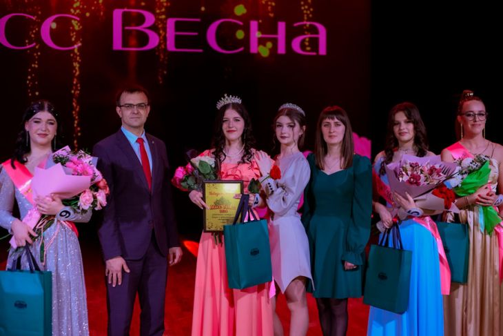 В Кобрине выбрали победительницу конкурса «Мисс Весна-2024»