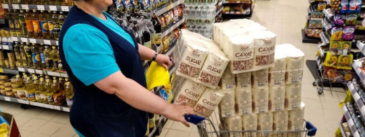 Белорусские магазины объявили скидки до 30% на кофе, сахар и сгущенку. Где купить по «чудо-цене»?
