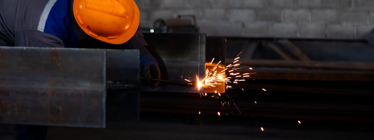 Россия для обхода санкций начала перегружать газ в море по схеме "борт-в-борт"