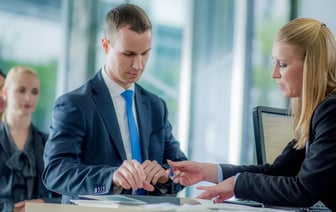 Один из банков предупредил белорусов об отказе от вкладов в долларах и евро. Когда?