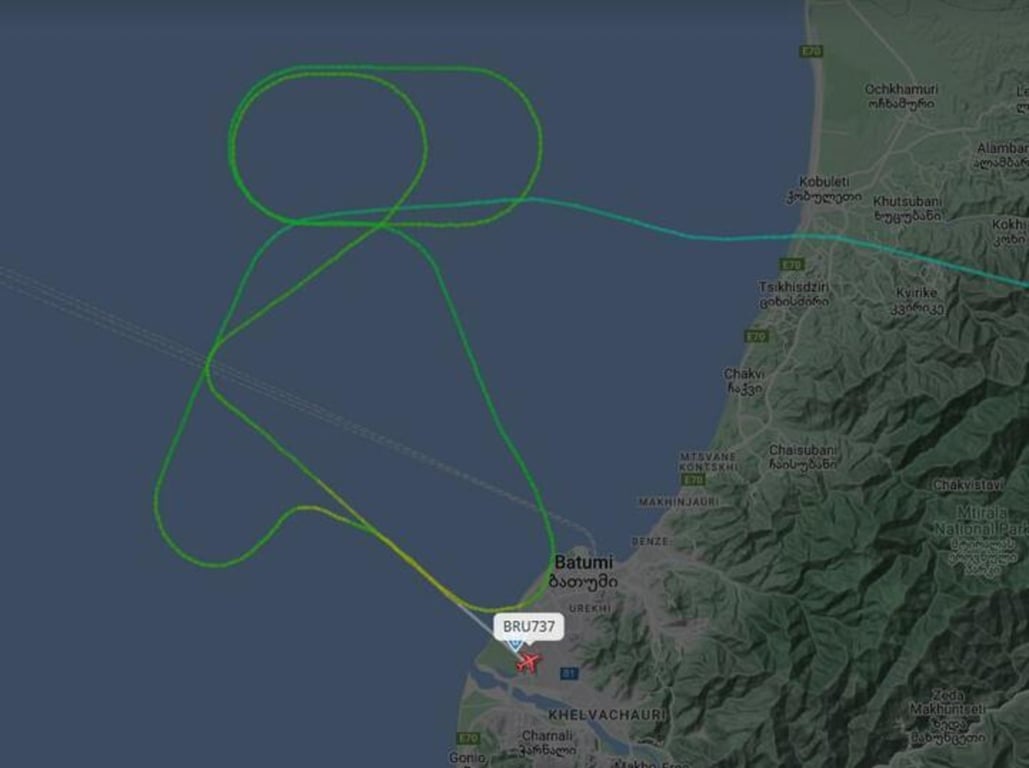 Самолет "Белавиа" рейса B2737 заходит на посадку в Батуми, Грузия, 6 сентября 2024 года. Скриншот: flightradar24.com