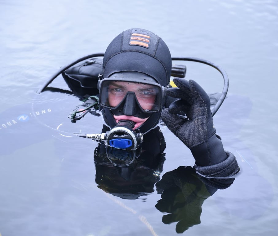 Занятия для военных водолазов прошли в Бресте