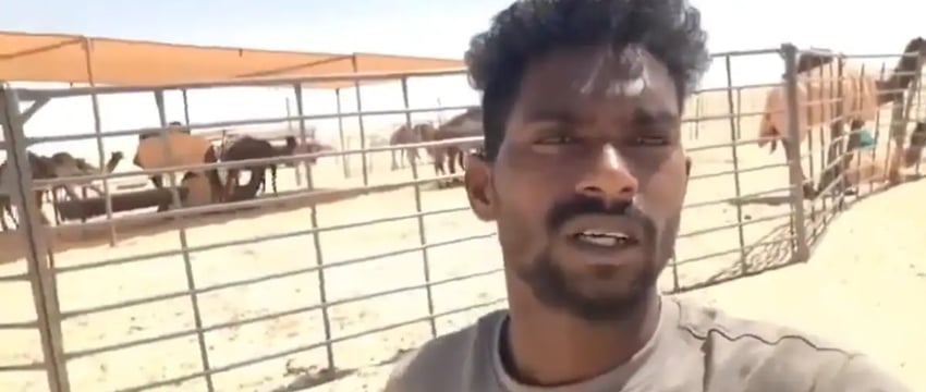 Посольство Саудовской Аравии заявило, что индийца обманули, пообещав вернуть работу.