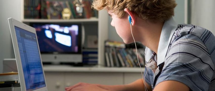 YouTube будет фильтровать видео в рекомендациях для подростков