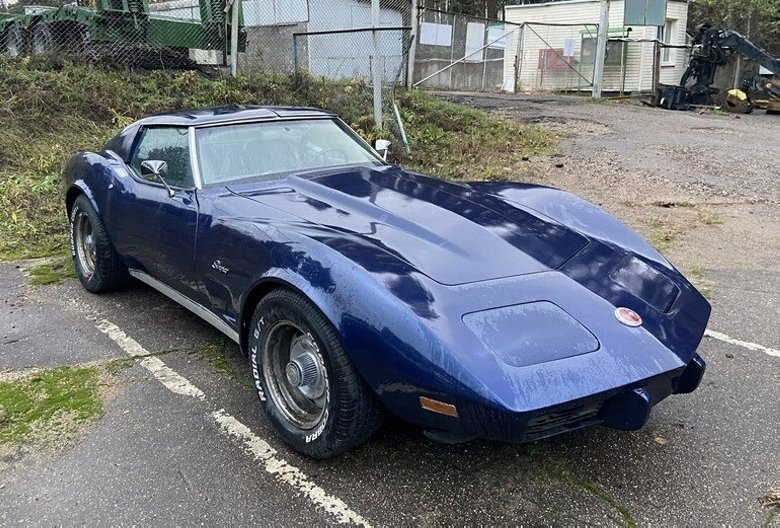 48-летний Chevrolet Corvette продали на аукционе Беларуси. Вот за сколько