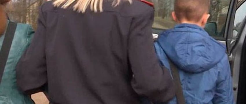 В Могилевской области всю ночь искали подростков. Они прятались в сарае, чтобы вернуться к биологической маме