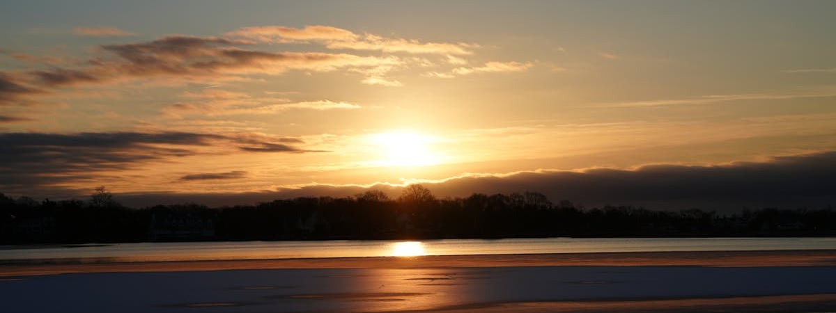 Приостанавливает работу консульская служба посольства Беларуси в Японии