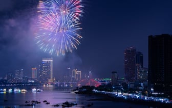 В США республиканцы стали заклеивать уши пластырем, чтобы поддержать Трампа — Фото