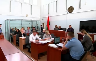 Суд приговорил двух замдиректоров БелАЗа и МТЗ к 11 годам. За что?