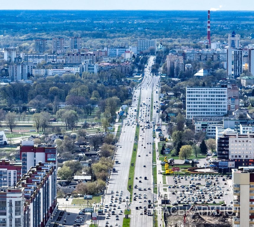В Бресте возле «Короны» развернулась масштабная стройка. Смотрим видео с высоты