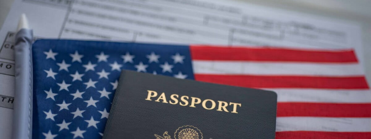 Американцам разрешили получать паспорта онлайн. Это как?