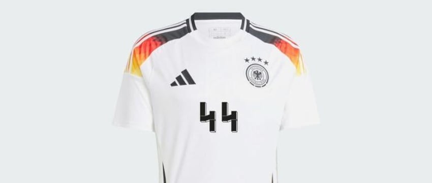 Adidas запретила продавать футболки сборной Германии с номером 44
