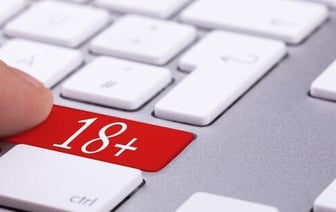 Минчанин ради забавы опубликовал в чате порнографическое видео