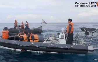 Китайская береговая охрана столкнулась с филиппинским судном во время медицинской эвакуации