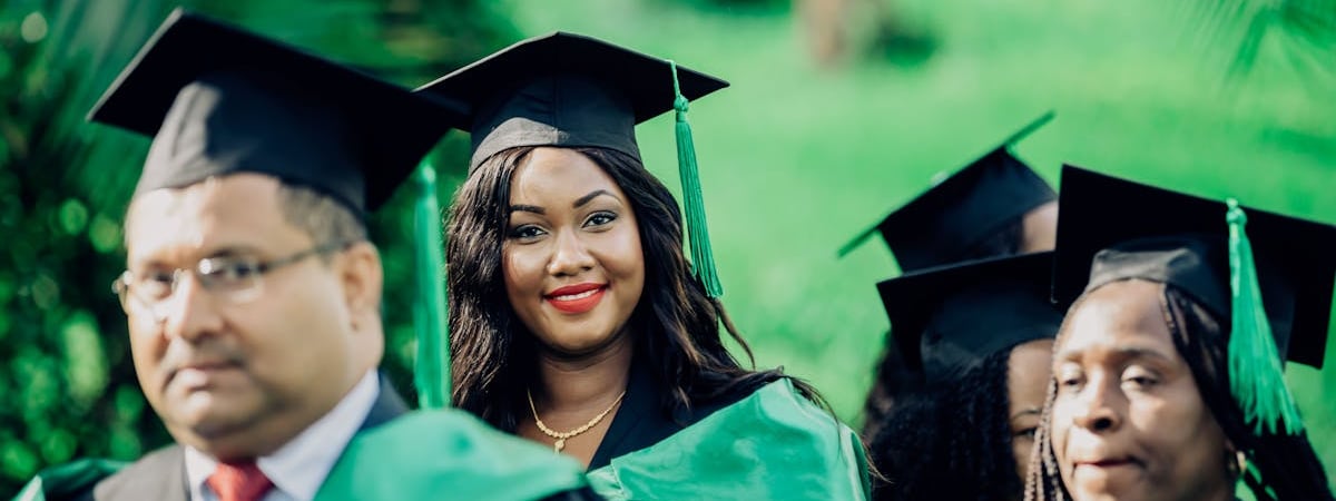 Протесты в Сербии продолжаются: студенты на ночь заблокировали мост через Дунай